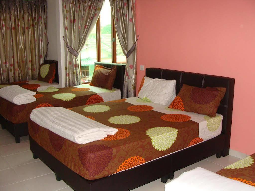 White House Homestay Ipoh Esterno foto